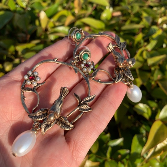 Vintage inspired Bird Charm Stud Earrings - Picture 5 of 8